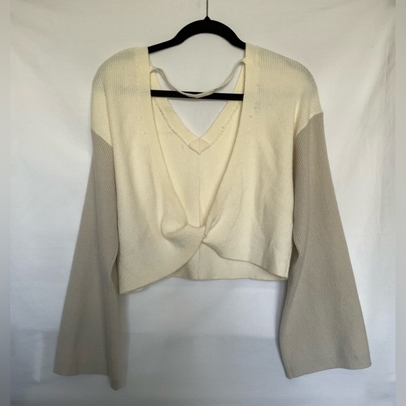 Cream Wide Leg Knit Pants & crop top for Casual Elegance - Picture 3 of 11